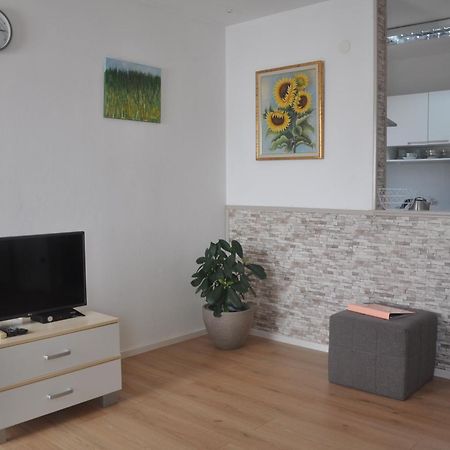 Apartman Mirna Ровинь Экстерьер фото